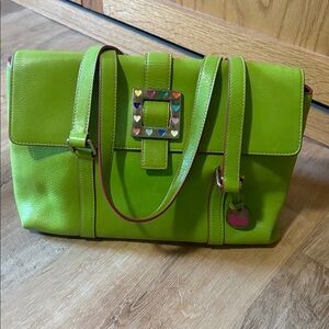 listing-status-banner